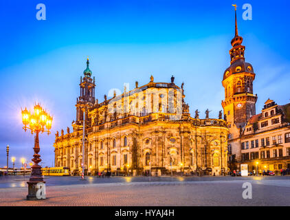 Dresde, Allemagne. Cathédrale de la Sainte Trinité ou l'Église Hofkirche, Saxe. Banque D'Images