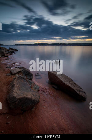 Sur la montagne Park est situé près de Gainesville, ga sur le lac Lanier. Il est très populaire auprès des pêcheurs de la banque locale comme il a une belle plage isolée, d'où pour les poissons. le lac Lanier (Lake Lanier de Sydney) est un lac de 38 000 hectares avec plus de 690 kilomètres de rivage dans le nord de la Géorgie. Il a été crée en remplissant le buford barrage sur la rivière Chattahoochee en 1956. Il est également alimenté par la rivière chestatee. Banque D'Images