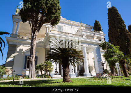 Achilleion palace dans l'île de Corfou, Grèce, construit par l'Impératrice d'Autriche Elisabeth de Bavière, également connu sous le nom de Sisi. Banque D'Images