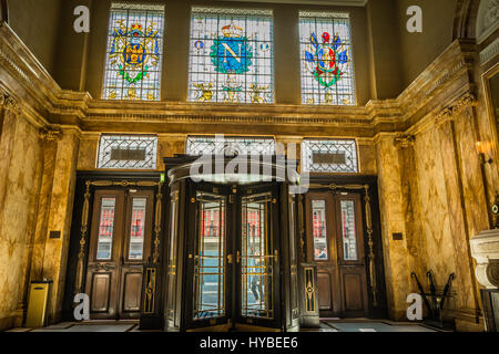 L'entrée et le foyer de l'Hôtel Café Royal, sur Regent Street, Piccadilly, London, UK Banque D'Images