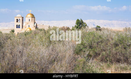 Voyage Moyen Orient Pays de Jordanie - St John the Baptist Church à Wadi Al Kharrar (Al-Kharrar dire, Elijah's Hill) près de baptême s'asseoir Banque D'Images