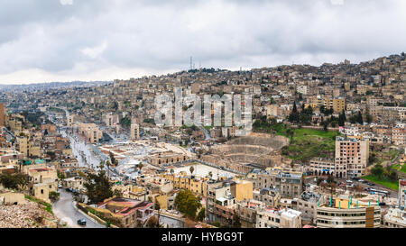 Voyage Moyen Orient Pays de Jordanie - Vue du centre de la ville d'Amman à partir de la citadelle en hiver Banque D'Images