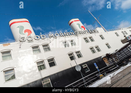 Good Morning Hotels bateau-hôtel, botel. Amarré sur les rives de la rivière Göta älv (Rivière Gothia) Banque D'Images