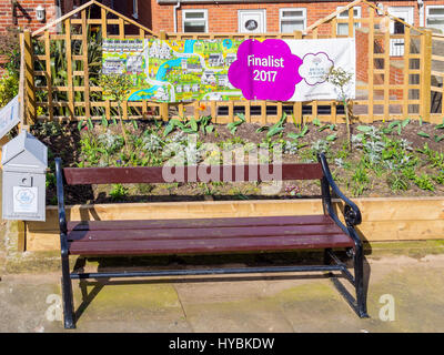 Zone plantée d'un petit jardin à Whitby finaliste dans Jardin de sensibilisation à la démence de la RHS de l'année 2017 Banque D'Images