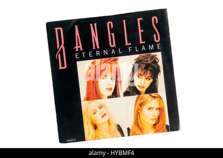 Flamme éternelle est un single du groupe américain Bangles de leur album Tout. Il a été publié en 1988. Banque D'Images