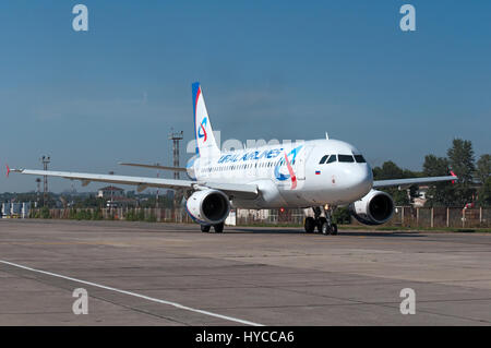 A319 avion de l'Ural Airlines, Rostov-sur-Don, la Russie, le 25 août 2014 Banque D'Images