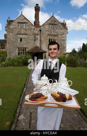 Gravetye Manor Lane,Ouest,voyelles Hoathy,West Sussex RH19 4LJ : thé de l'après-midi dans le jardin Banque D'Images