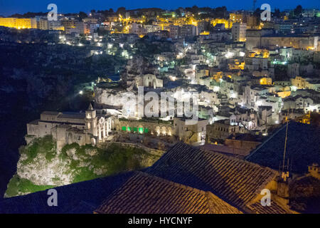 Vue de nuit de la ville de Matera, Italie, Capitale européenne de la Culture pour 2019 Banque D'Images