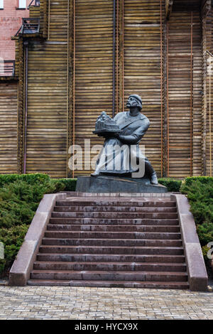 Monument de Iaroslav le Sage à la porte d'or Kyiv Banque D'Images