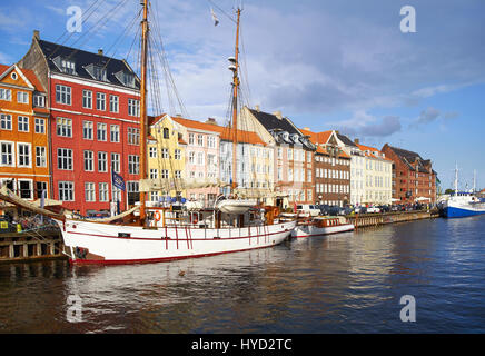 Copenhague, Danemark - août 22, 2014 : le canal de Nyhavn. Nyhavn est waterfront, canal et de divertissement à Copenhague. Banque D'Images