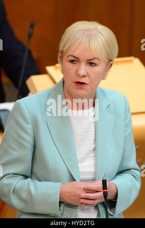 Le chef du parti travailliste écossais Johann Lamont intervenant dans le débat après le premier ministre Alex Salmond déclaration à MSPs suite à l'indépendance écossaise référendum et sa décision de se retirer Banque D'Images