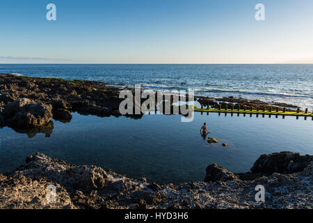 Place dans la roche couverte sur le front de l'autre d'Alcala, Tenerife, Canaries, Espagne Banque D'Images