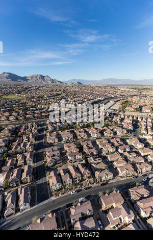 Vue aérienne des quartiers dans la communauté Summerlin dans le nord-ouest de Las Vegas, Nevada. Banque D'Images