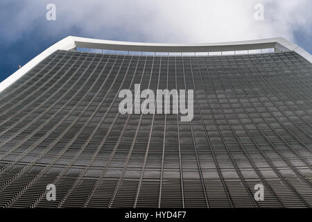 Fenêtres sur le côté sud de l'un skyscraperat talkie-walkie, 20 Fenchurch Street, City of London, en Angleterre. Banque D'Images