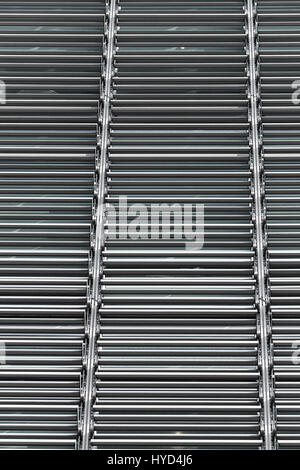 Fenêtres sur le côté sud de l'un skyscraperat talkie-walkie, 20 Fenchurch Street, City of London, en Angleterre. Banque D'Images