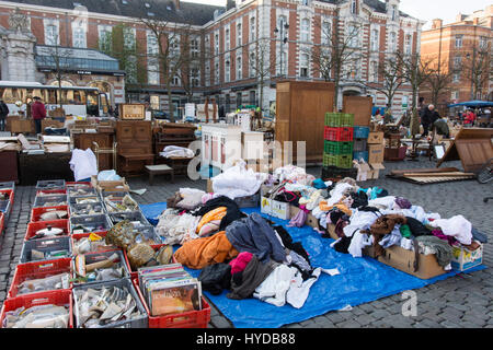 Marolles marché aux puces de la Place du jeu de balle, Bruxelles Banque D'Images