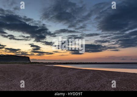 Lever du soleil sur la plage de Durras en Nouvelle Galles du Sud, Australie Banque D'Images