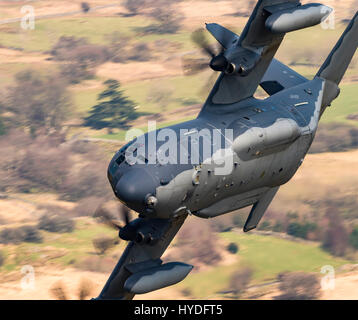 J'USAF MC130 en vol à basse altitude au Pays de Galles Banque D'Images