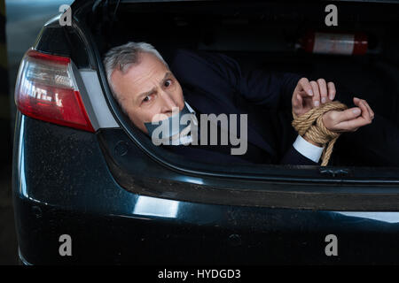 Peur malheureux ayant les mains liées Banque D'Images