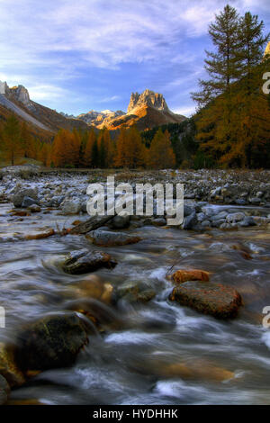 Le Valle Stretta est une petite vallée étroite dans les Alpes occidentales, juste à la frontière entre l'Italie et la France. C'est certainement l'un des meilleurs e alpine Banque D'Images