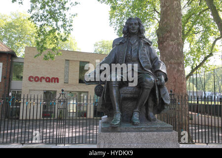 La statue de Thomas Coram, le 18e siècle philanthrope qui a fondé la société Coram Children's Charity Banque D'Images