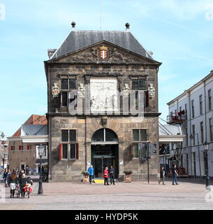 De Waag Goudse» (17ème siècle) à la chambre de pesée Markt, centre de la ville de Gouda, Hollande méridionale, Pays-Bas. Banque D'Images