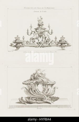 Le « Surtout de table » fait partie de la dixième série de dessins, mettant probablement en valeur des centres de table luxueux ou des arts décoratifs d'une période historique. Ces designs présentent généralement des motifs complexes destinés à embellir les tables à manger, soulignant le raffinement et l'élégance dans le décor du XVIIIe ou XIXe siècle. La série reflète l'opulence de la culture culinaire aristocratique. Banque D'Images