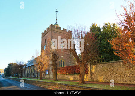 L'église de St Jean le Baptiste, Lewes, Glenlee Guest House Banque D'Images