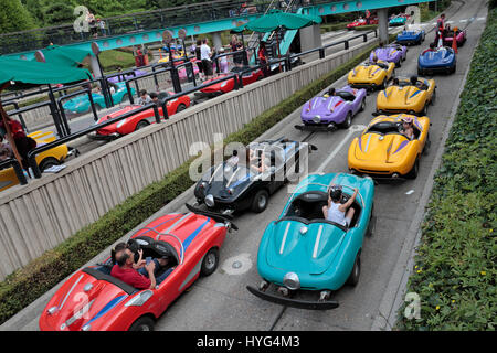 L'Autopia ride à Disneyland Paris, France. Banque D'Images