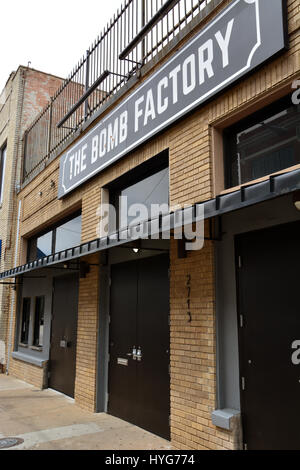 La fabrique de bombes est un lieu de la musique live dans les arts et divertissements de Deep Ellum, à Dallas Banque D'Images