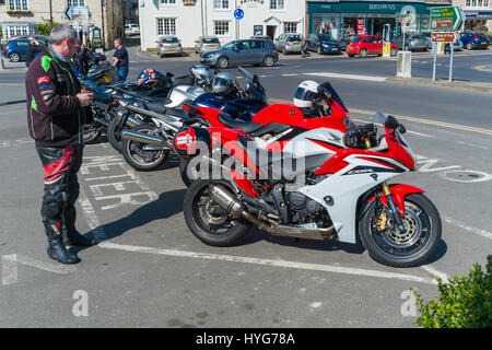 Une réunion régulière des motocyclistes à Helmsley North Yorkshire UK Banque D'Images