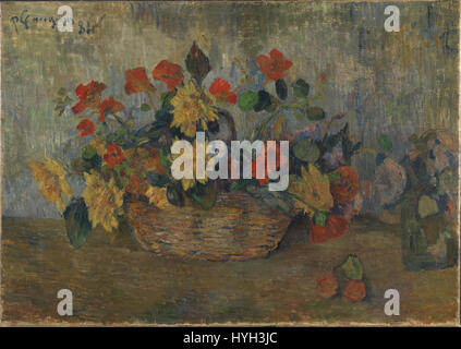 'Capucines et dahlias dans une corbeille' de Paul Gauguin, peint en 1884, présente une nature morte vibrante avec un panier de fleurs de capucin et de dahlias. L’œuvre se caractérise par ses couleurs riches et audacieuses et le style unique de Gauguin qui fusionne la nature morte traditionnelle avec une approche moderne, reflétant son intérêt croissant pour la couleur et la forme. Banque D'Images