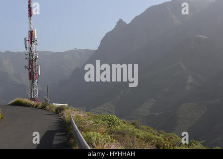 Antennes sur sommet des montagnes Banque D'Images