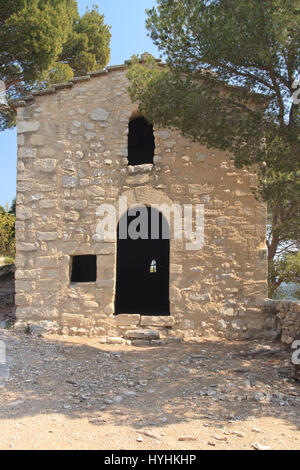 France, Vaucluse ( 84 ), Dentelles de Montmirail, les lve Lafar, chapelle Saint-Christophe // France, Vaucluse, Dentelles de Montmirail, près de Lafar, chap Banque D'Images