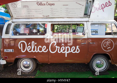 HALE'IWA, Oahu, Hawaii - février 23, 2017 : Délice de crêpes foodtruck à Haleiwa Oahu Hawaii sert des crêpes de style européen. Banque D'Images