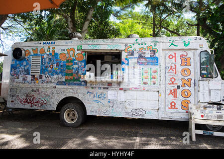 HALE'IWA, Oahu, Hawaii - février 23, 2017 : Honos Shrimp Tuck est Hawaiien foodtruck populaires dans Oahu Haleiwa Hawaii. Banque D'Images