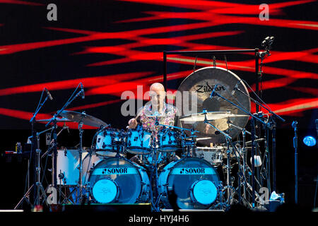 Madison, Wisconsin, USA. Mar 28, 2017. Le batteur Steve SMITH de Voyage à Alliant Energy Center à Madison, Wisconsin Crédit : Daniel DeSlover/ZUMA/Alamy Fil Live News Banque D'Images