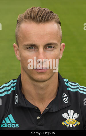 Surrey, UK. 4ème apr 2017. Tom Curran, Surrey County Cricket. David Rowe/ Alamy Live News Banque D'Images