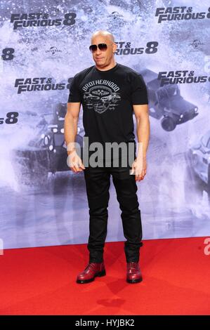 Berlin, Deutschland. Le 04 Avr, 2017. Vin Diesel - FAST & Furious 8 Premiere au Sonycenter à Berlin le 04.04.2017 SuccoMedia - Foto/Ralf Succo | Verwendung weltweit Credit : dpa/Alamy Live News Banque D'Images