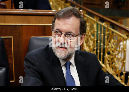 Le premier ministre Espagnol Mariano Rajoy lors d'une session ordinaire au Parlement espagnol à Madrid, le mercredi 05 avril, 2017. Banque D'Images