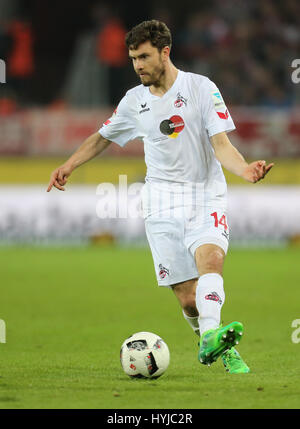 Cologne, Allemagne. 4ème apr 2017. Bundesliga journée 27, 1. FC Koeln vs SG Eintracht Frankfurt : Hector Jonas (Koeln) contrôle la balle. Credit : Juergen Schwarz/Alamy Live News Banque D'Images