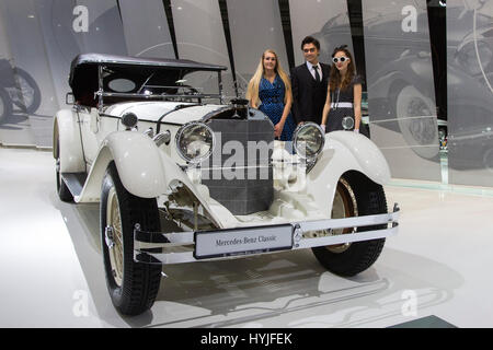 Essen, Allemagne. 5ème apr 2017. Un 1927 Mercedes-Benz Typ S, W 06. Appuyez sur aperçu de la 29e Techno-Classica motor show d'Essen, spectacle pour vintage, classique et voitures de prestige et de sport automobile. Le salon de l'automobile se déroule du 5 au 9 avril 2017. Credit : OnTheRoad/Alamy Live News Banque D'Images