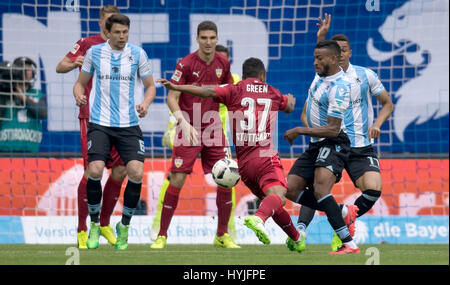 Munich, Allemagne. Le 05 Avr, 2017. Stuttgart, Julian Wesley Green prend un tir au but lors de la 2e Bundesliga allemande match de foot entre TSV 1860 Munich et le VfB Stuttgart dans l'Allianz Arena de Munich, Allemagne, 05 avril 2017. (CONDITIONS D'EMBARGO - ATTENTION : En raison de la lignes directrices d'accréditation, le LDF n'autorise la publication et l'utilisation de jusqu'à 15 photos par correspondance sur internet et dans les médias en ligne pendant le match.) Photo : Sven Hoppe/dpa/Alamy Live News Banque D'Images