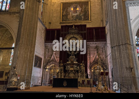 Le Jubilé d'argent ou d'Alta ( Autel de Plata) à l'intérieur de la cathédrale catholique de Saint Marie de la voir (Catedral de Santa María de la Sede) dans la région de Sevi Banque D'Images