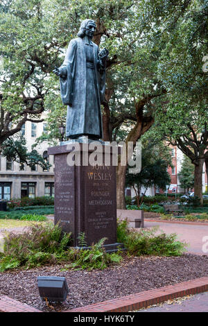 Savannah, Géorgie. Statue de John Wesley, fondateur du méthodisme, Reynolds Square. Banque D'Images