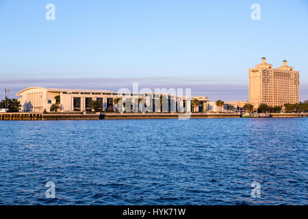 Savannah, Géorgie. Centre du commerce international. The Westin Savannah Harbor Golf Resort en arrière-plan. Banque D'Images