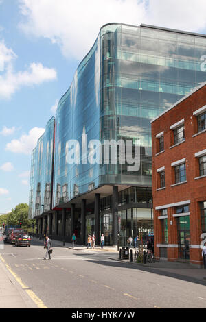 Les bureaux du Tuteur et de l'Observateur des journaux gratuits à King's Cross, Londres Banque D'Images