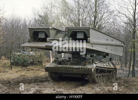 L'armée italienne, Leopard Biber bridge layer tank Banque D'Images