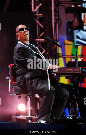 Stevland Morris alias Stevie Wonder joue lors les Jeux Olympiques Spéciaux Mondiaux Cérémonie d Ouverture au Coliseum le 25 juillet 2015 à Los Angeles, Californie. Banque D'Images