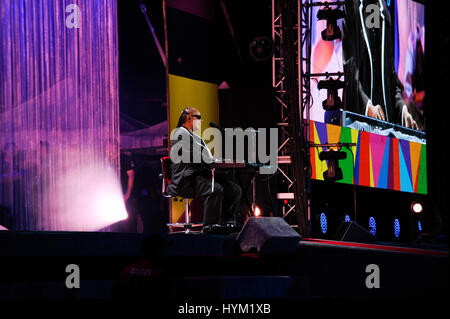 Stevland Morris alias Stevie Wonder joue lors les Jeux Olympiques Spéciaux Mondiaux Cérémonie d Ouverture au Coliseum le 25 juillet 2015 à Los Angeles, Californie. Banque D'Images